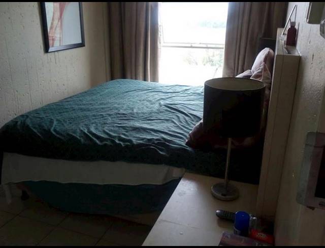 2 BEDROOM APARTMENT FOR SALE IN KEMPTON PARK CENTRAL
